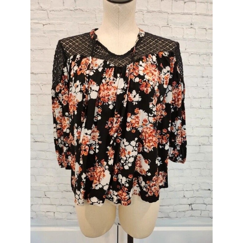 A.N.A Multi-Color 3/4 Sleeve Floral Blouse. Size:  small